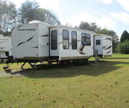 Hank's RV Park