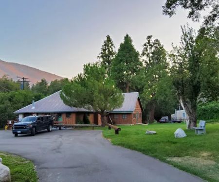 Seven Oaks Lodge