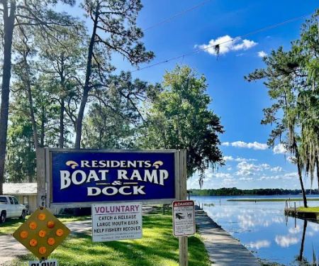 Inglis Lakeside RV Park