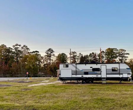 Dot's Mobile Ranch