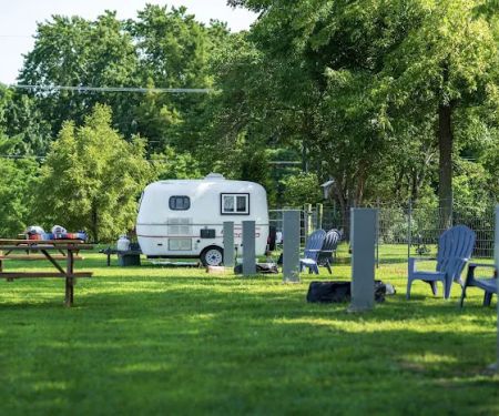 RV N The Vines KC