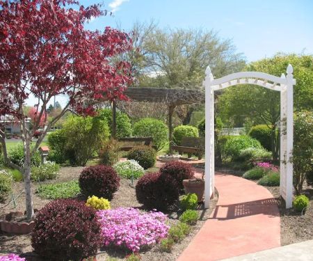 Rogue Lea Estates