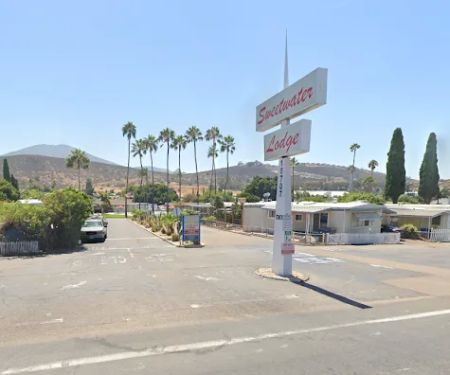 Sweetwater Lodge