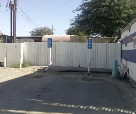 Elm's Mobile Park
