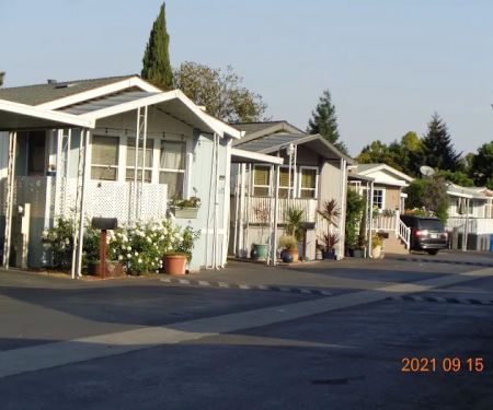 Palo Mobile Estates