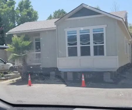 Twin Lakes Manor