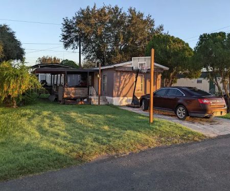 La Mirada Country Estates (Family Mobile Home and RV Park)