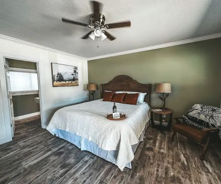 Woody Mountain Campground and Bed & Breakfast