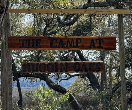 Huggin Oaks