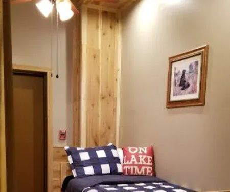 Hooks And Feathers Lodge