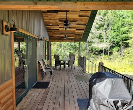 Bear Tracks Lodge