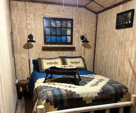 Mena, AR - Hidden Oaks Cabins