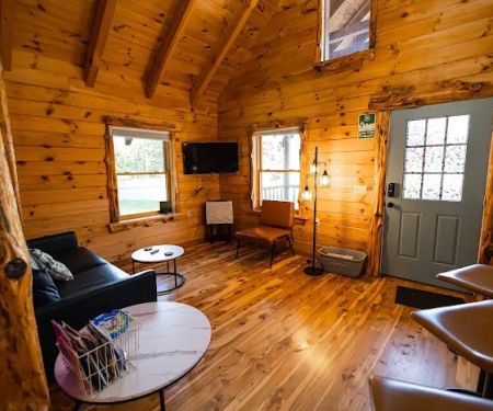 Bigfoots Log Cabin