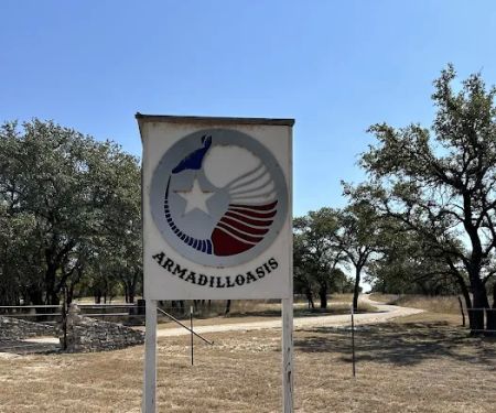 Armadilloasis