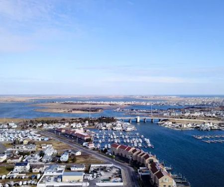 Shawcrest Community and Marina