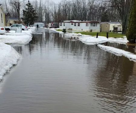 Suburban Rapids Mobile Home