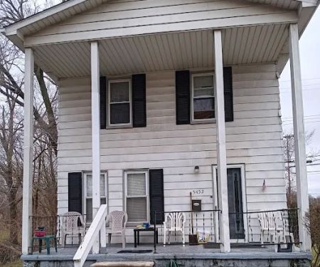 Pat's Trailer Court