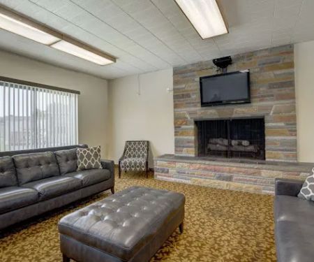 8 Mile Moblie court